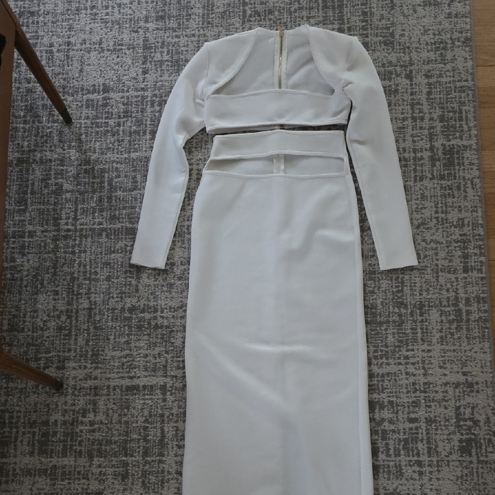 Long Cream Cutout Maxi Dress with Long Sleeves - Picture 2 of 4